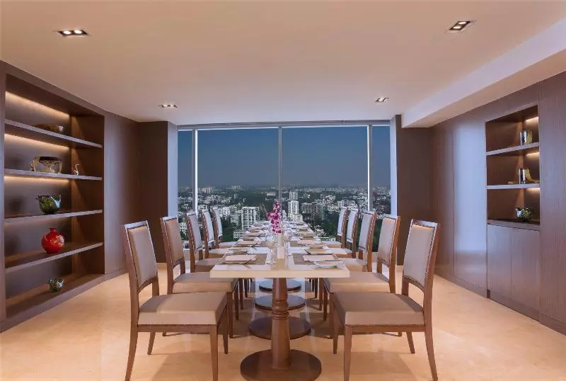 ホテル Crowne Plaza Dhaka Gulshan