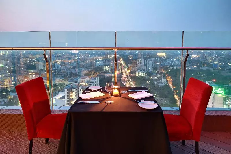 ホテル Crowne Plaza Dhaka Gulshan