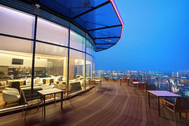 ホテル Crowne Plaza Dhaka Gulshan