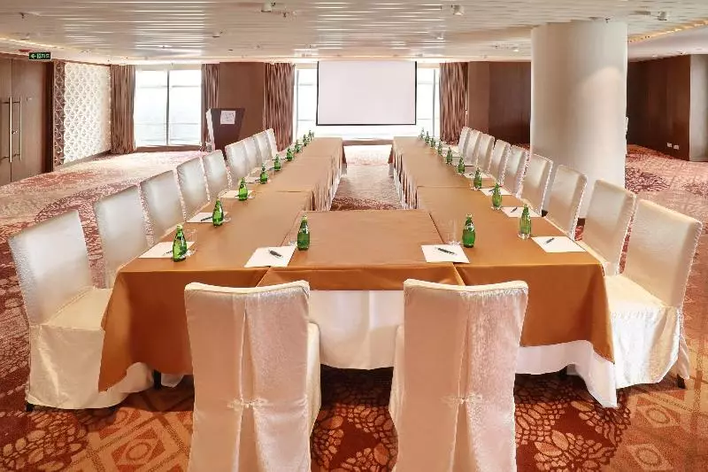 ホテル Crowne Plaza Dhaka Gulshan