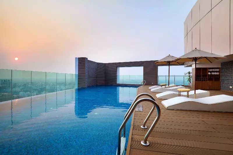 ホテル Crowne Plaza Dhaka Gulshan