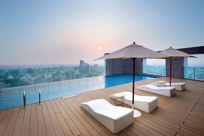 ホテル Crowne Plaza Dhaka Gulshan