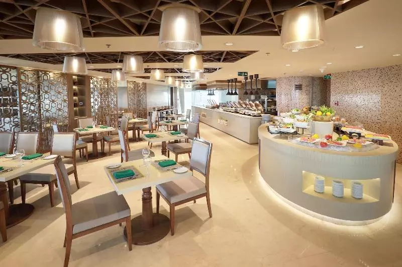 ホテル Crowne Plaza Dhaka Gulshan