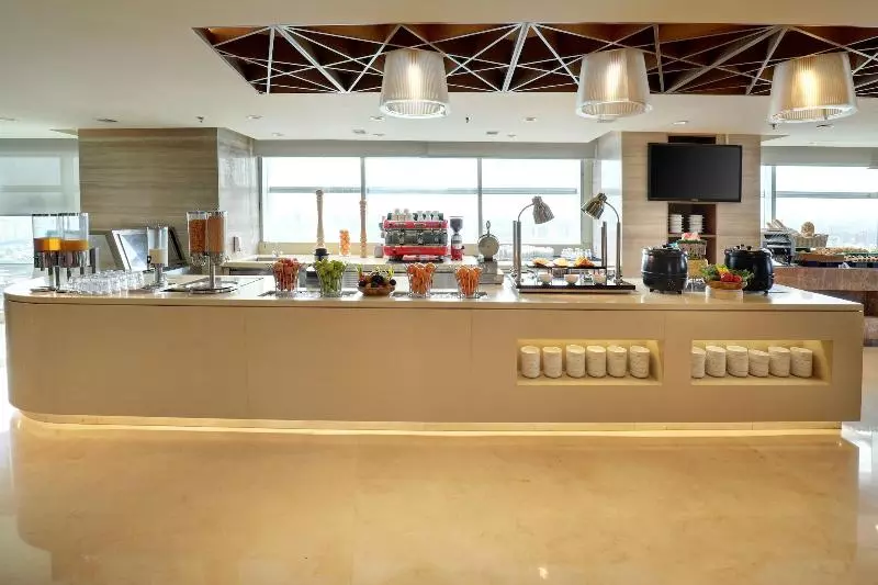 ホテル Crowne Plaza Dhaka Gulshan