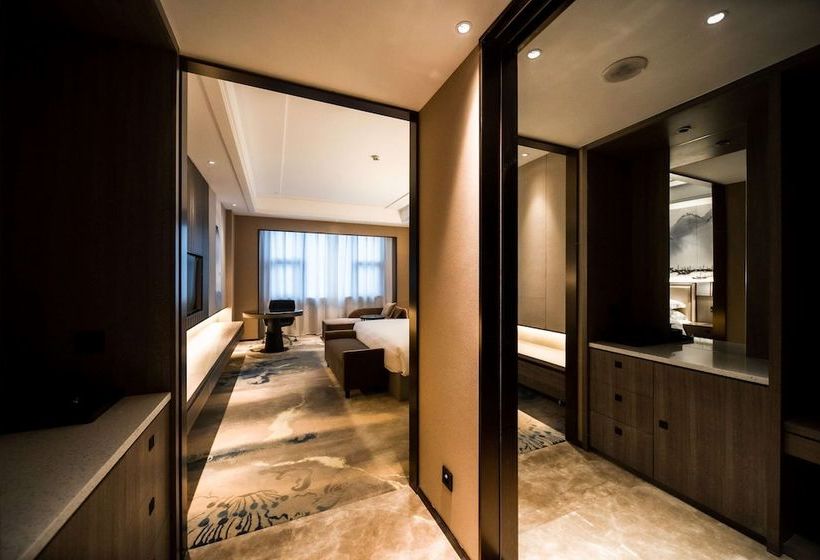 Hotel Ramada Plaza By Wyndham Hezhou North