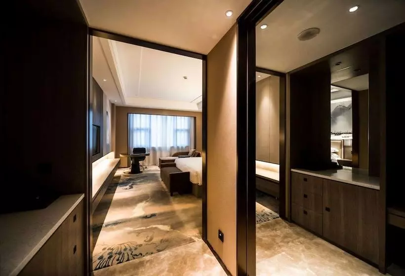 ホテル Ramada Plaza By Wyndham Hezhou North