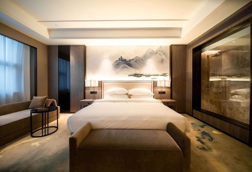 Hotel Ramada Plaza By Wyndham Hezhou North