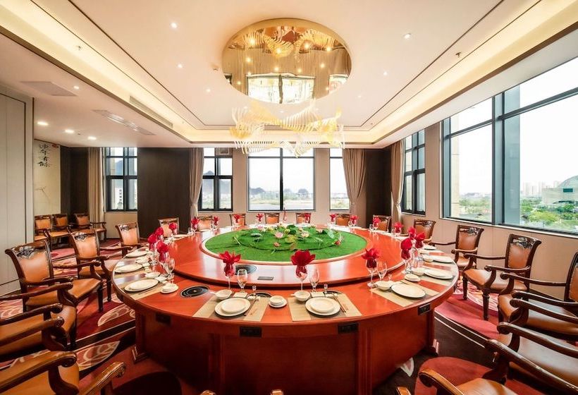 Hotel Ramada Plaza By Wyndham Hezhou North