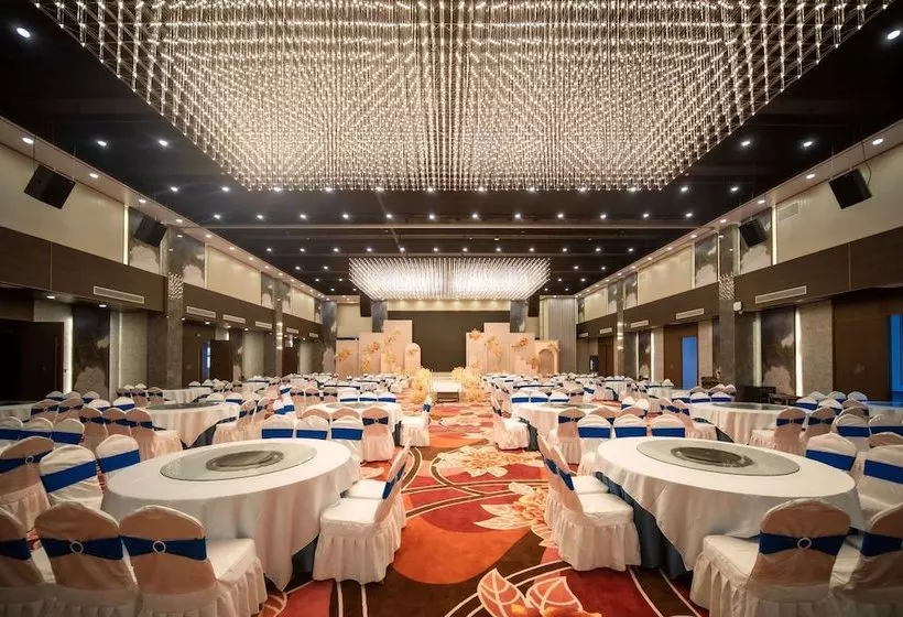 ホテル Ramada Plaza By Wyndham Hezhou North