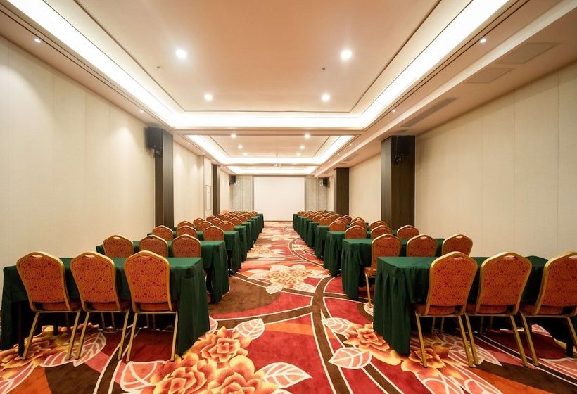 Hotel Ramada Plaza By Wyndham Hezhou North