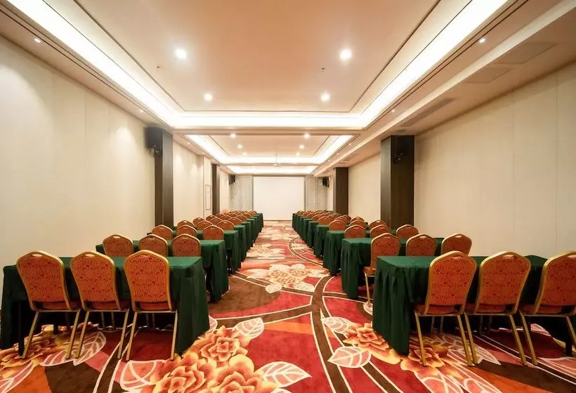 ホテル Ramada Plaza By Wyndham Hezhou North