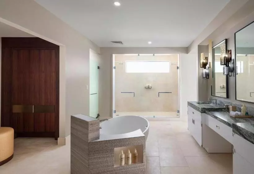 هتل The Residences At The St Regis Bermuda