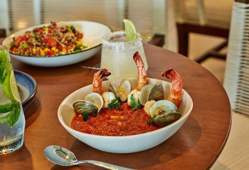 هتل The Residences At The St Regis Bermuda