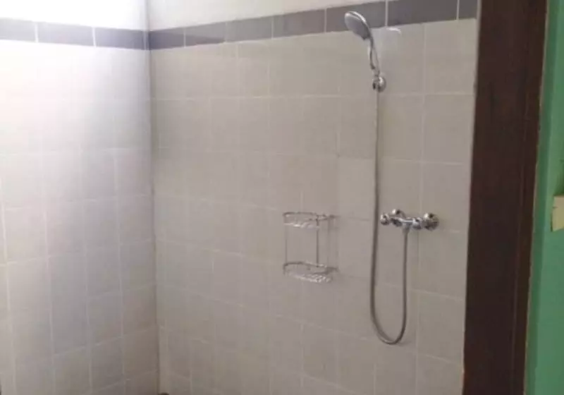 Kirana Homestay  Leaf Bungalow