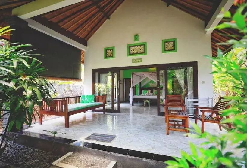 Kirana Homestay  Leaf Bungalow