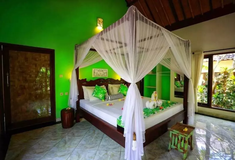Kirana Homestay  Leaf Bungalow