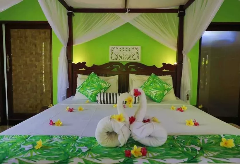 Kirana Homestay  Leaf Bungalow
