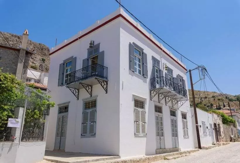 Orloff Legacy Suites Hydra