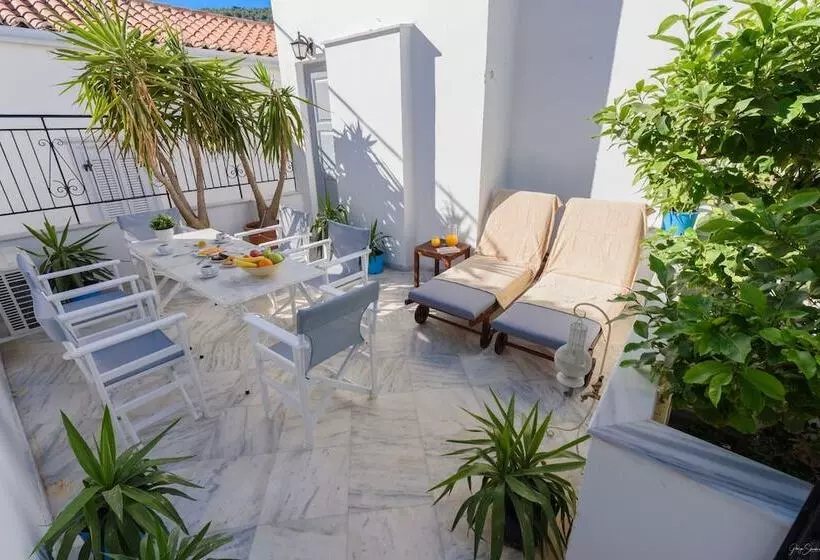 Orloff Legacy Suites Hydra