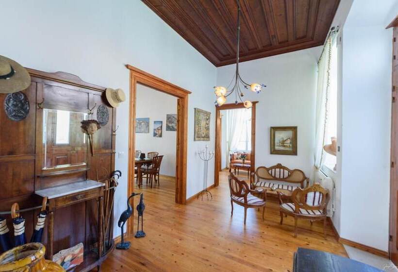 Orloff Legacy Suites Hydra