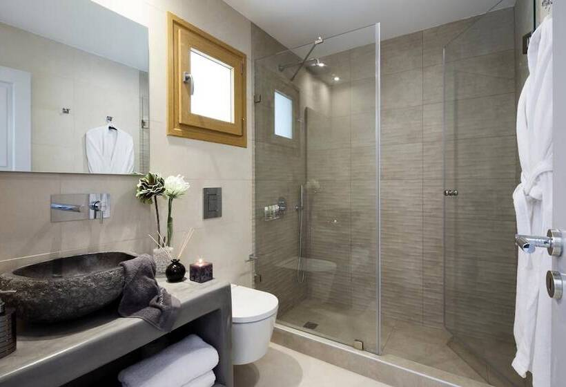 Pension (Hôtel basse catégorie) Alyvia Suites