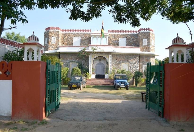 אתר נופש Sultan Bagh Jungle Camp Phulwani