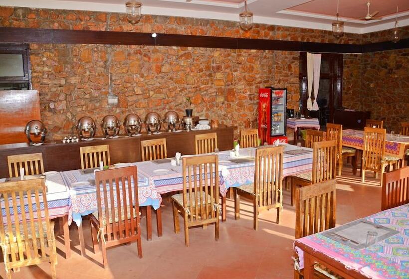 אתר נופש Sultan Bagh Jungle Camp Phulwani