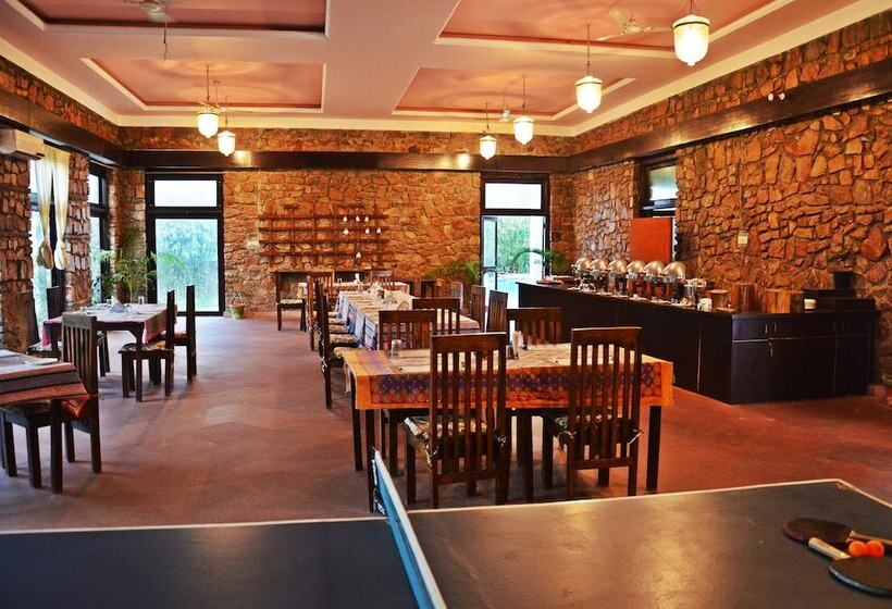 אתר נופש Sultan Bagh Jungle Camp Phulwani