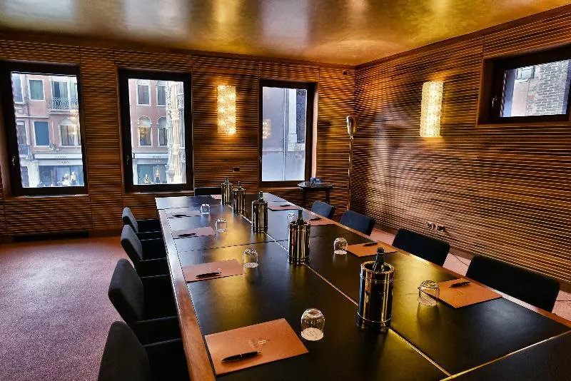 هتل Bauer Palazzo