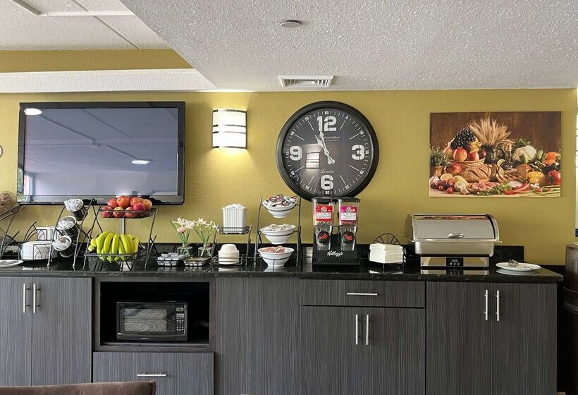 Отель Baymont By Wyndham Addison