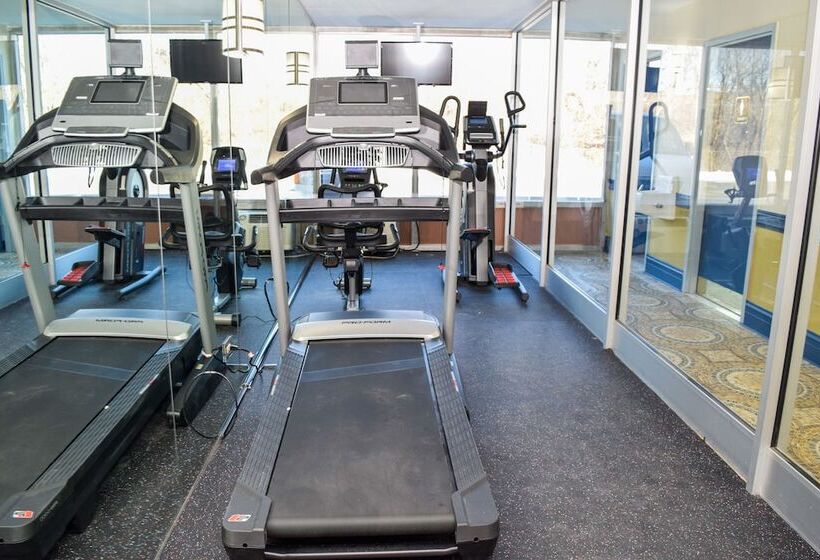 Отель Baymont By Wyndham Addison