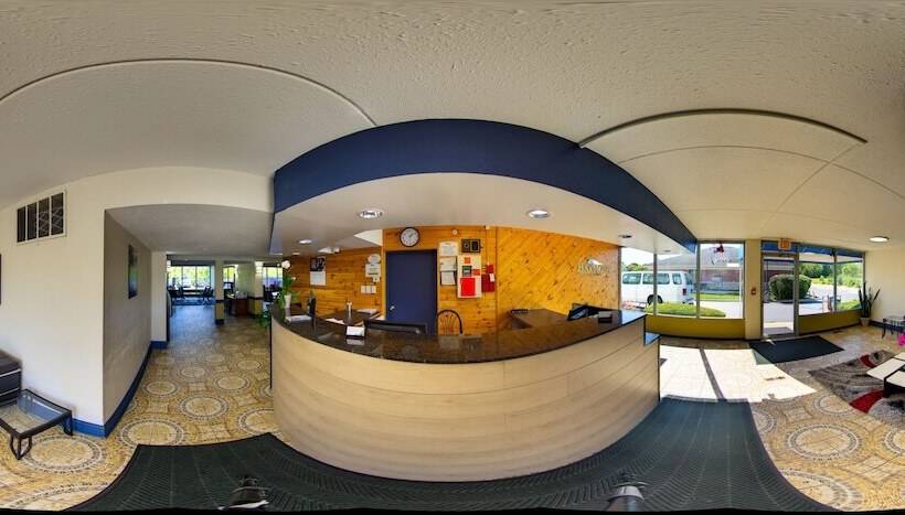 Отель Baymont By Wyndham Addison