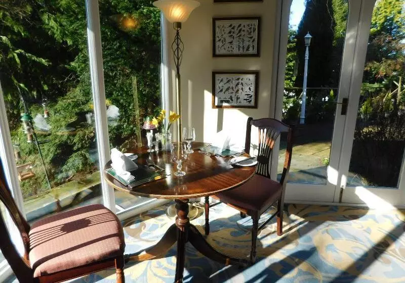 Burn How Garden Hotel   Bowness On Windermere