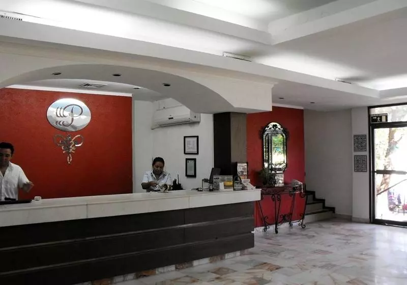 هتل Del Paseo Campeche