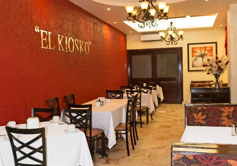 هتل Del Paseo Campeche