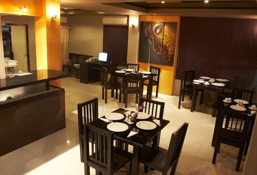 هتل Grand Pinnacle