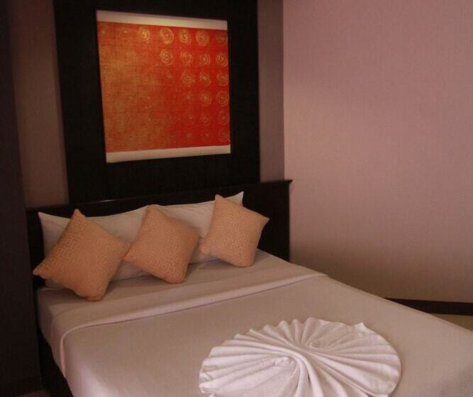 هتل Grand Pinnacle