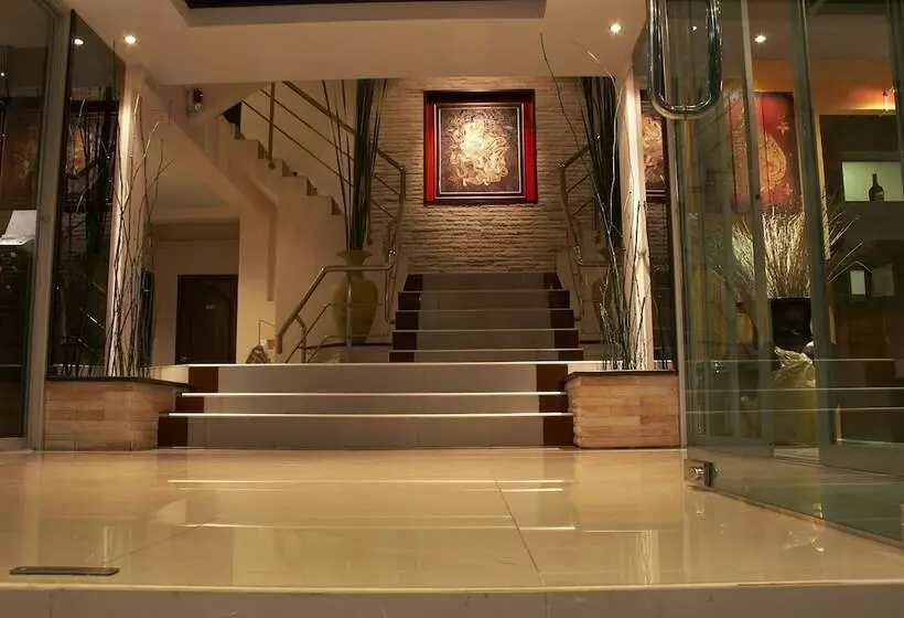 هتل Grand Pinnacle