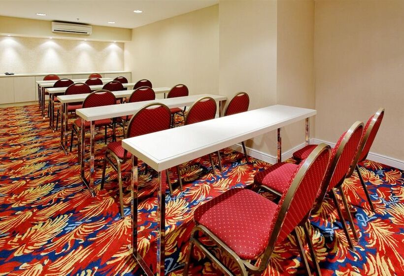 فندق Holiday Inn Express Rosario, An Ihg