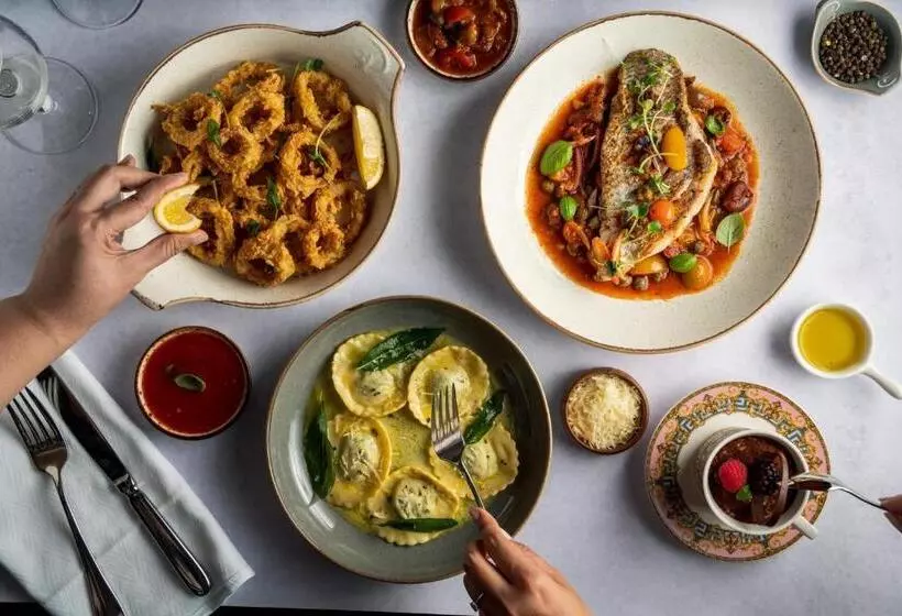 هتل Ibis Mall Avenue Dubai