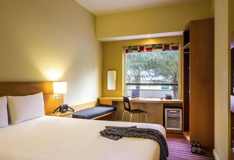 هتل Ibis Mall Avenue Dubai