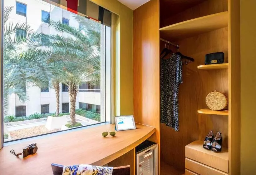 هتل Ibis Mall Avenue Dubai