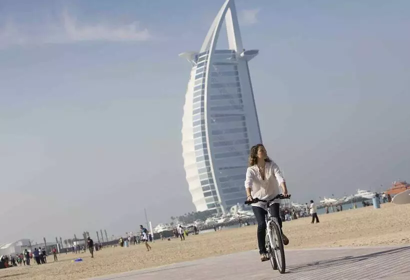 هتل Ibis Mall Avenue Dubai