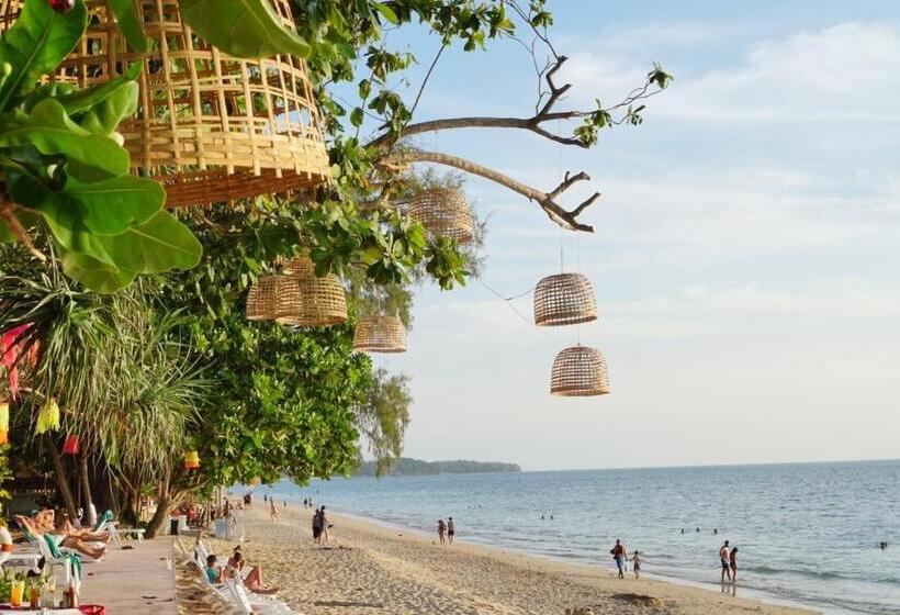 호텔 Beach Bungalow At Lanta Resort