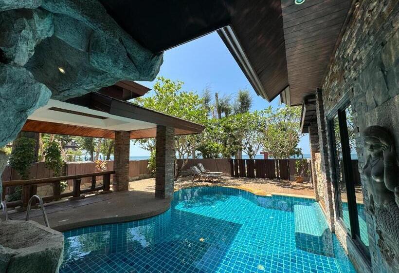 호텔 Beach Bungalow At Lanta Resort