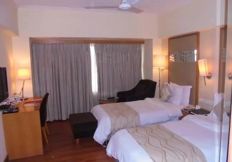 호텔 Lords Plazaankleshwar