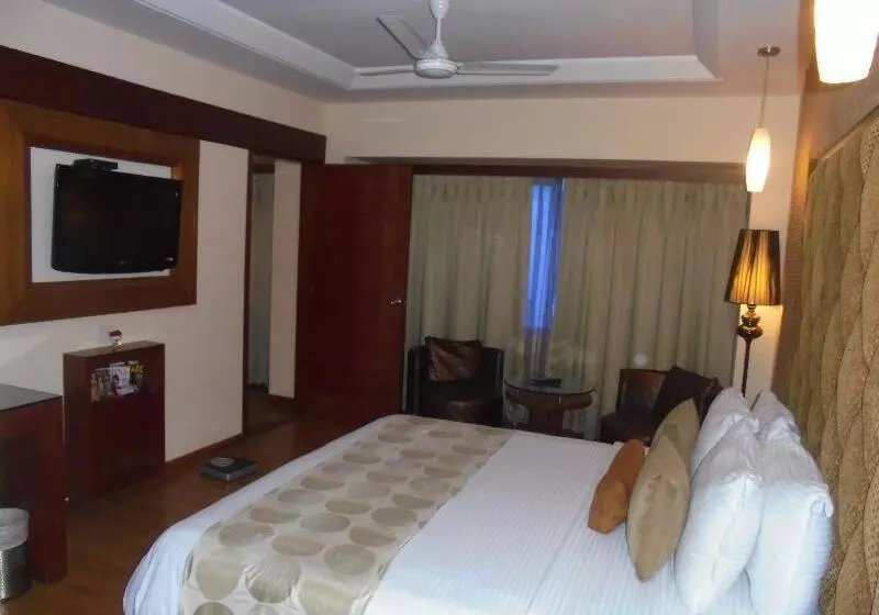 호텔 Lords Plazaankleshwar