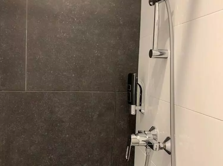 בית מלון כפרי Orange Tulip