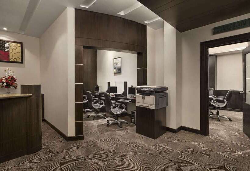 فندق Ramada Plaza By Wyndham Jhv Varanasi