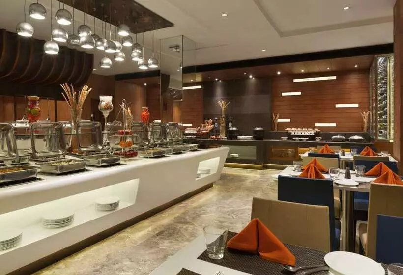 ホテル Ramada Plaza By Wyndham Jhv Varanasi